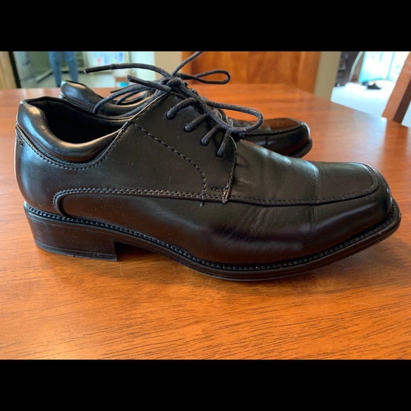 Boys black dress shoes - Picture 2 of 6